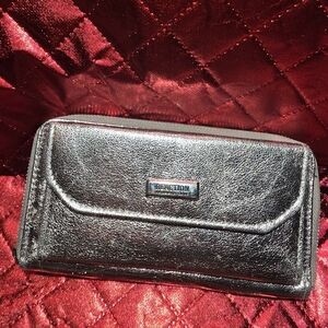 0043-Kenneth Cole Metallic " Reaction"Wallet